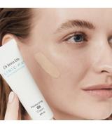 Dr Irena Eris CLINIC WAY Nawilżający krem BB SPF50 medium beige 20, 30 ml - ważny do 2025-08-30